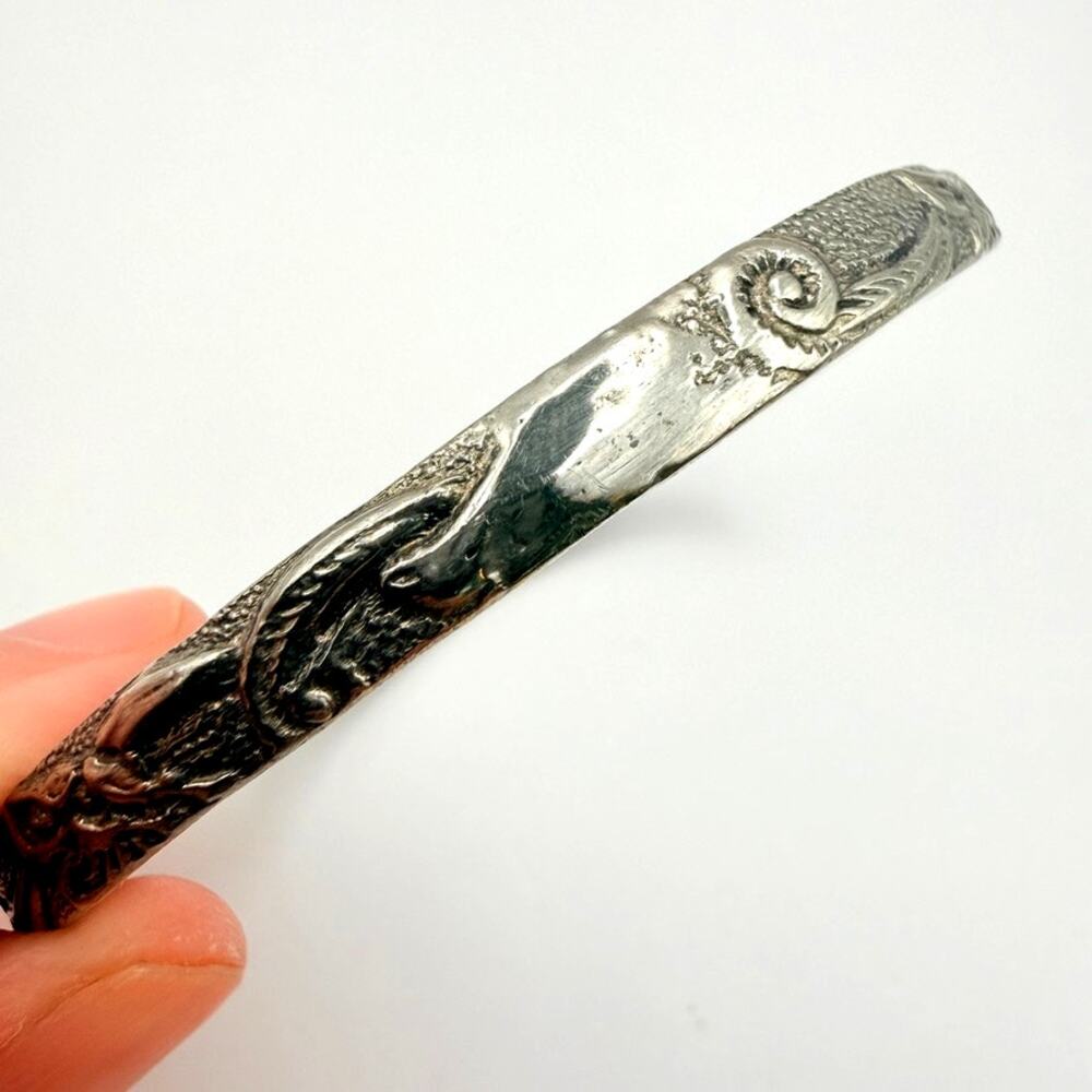 Vintage Taxco Mexico Alpaca Silver Bangle Bracelet Floral Repousse 8 Inch - Picture 5 of 8